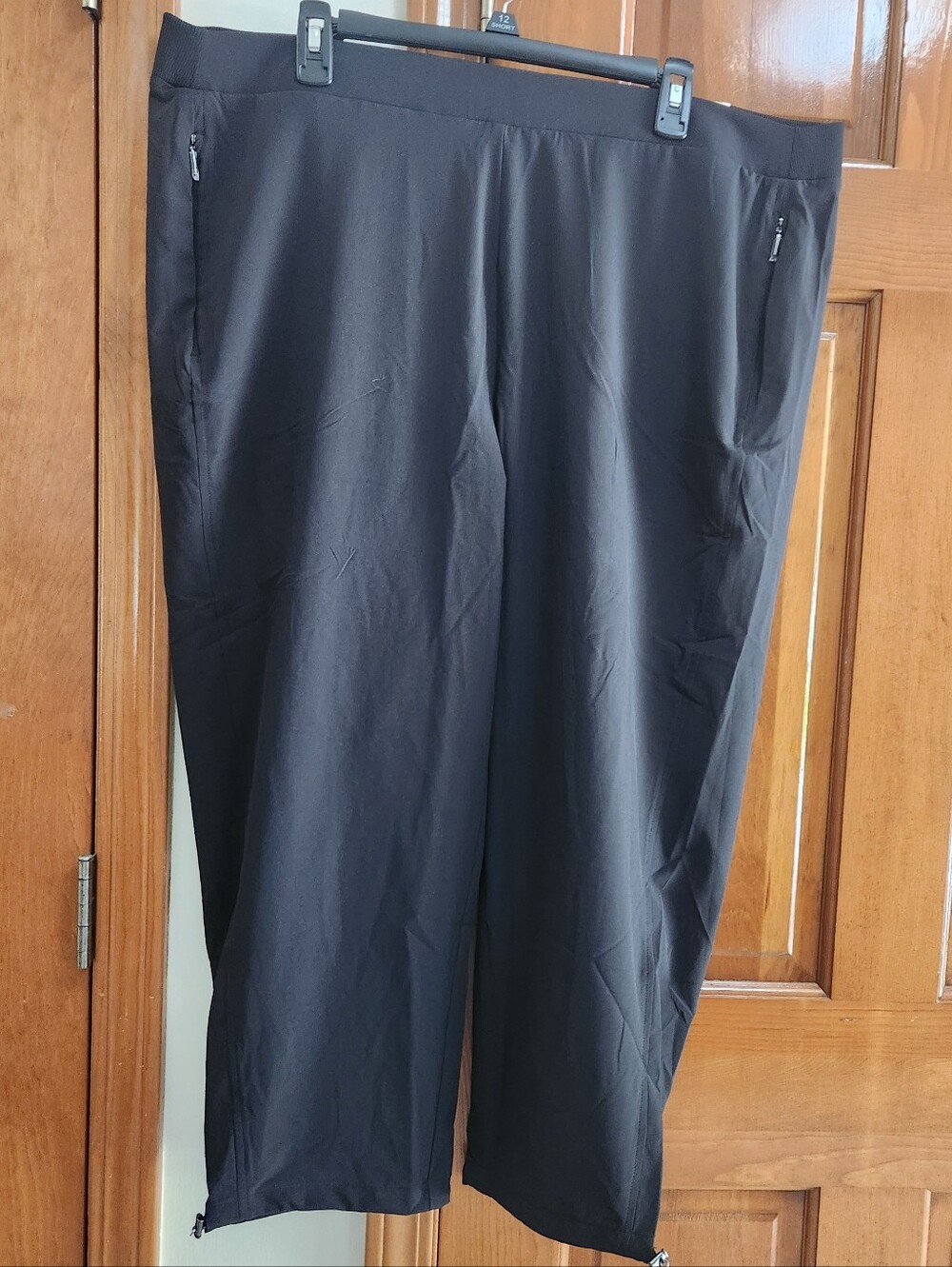 Chico's Zenergy Crop Pant, Black, Chicos Size 3.5, NWT.